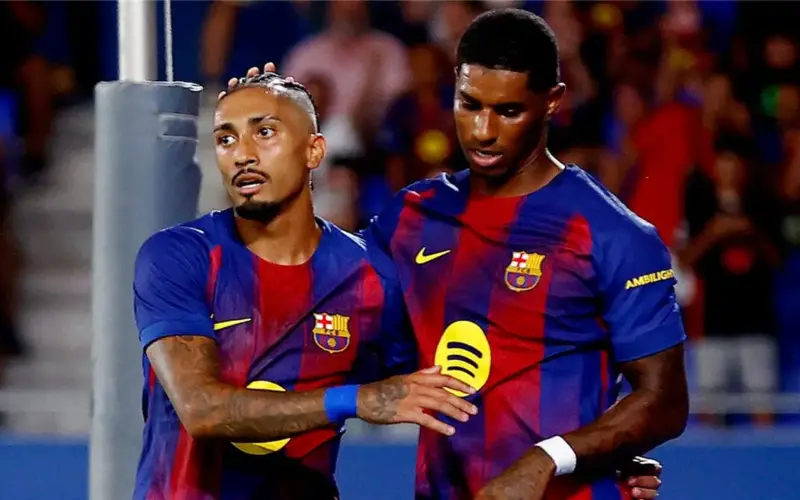 إصابة رافينها تفتح أبواب المشاركة أمام راشفورد في تشكيلة برشلونة الأساسية